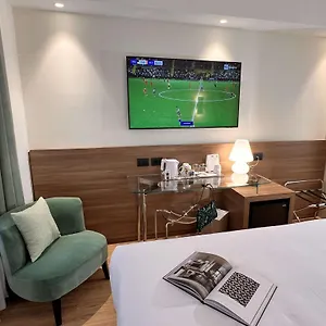 فندق بِست ويستيرن سيتي, ميلان